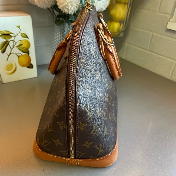 Louis Vuitton LV Monogram Alma PM - Picture 5 of 10